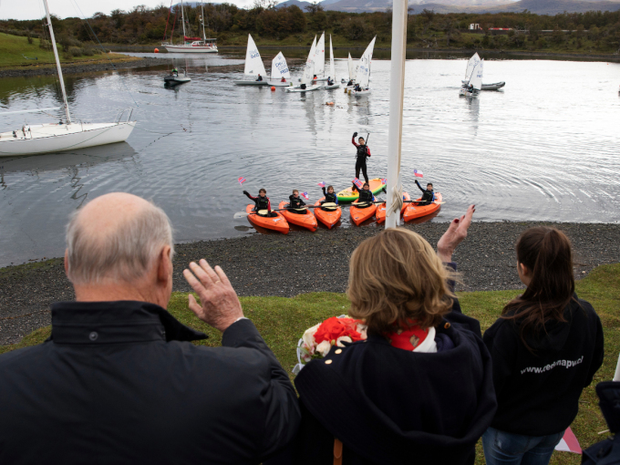 The school provides training in swimming, kayaking and sailing. Photo: Tom Hansen, Hansenfoto.no