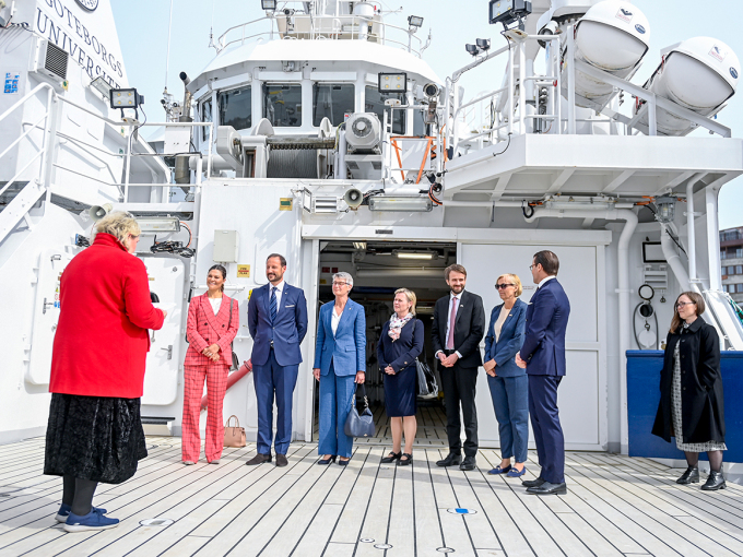 Crown Prince Haakon, Crown Princess Victoria and Prince Daniel visit the research vessel Skagerak, which is docked at Gothenburg. Photo: Annika Byrde / NTB