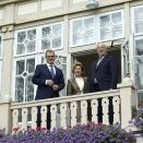 Med utsyn over Villa Bjälbos vakre hage. Foto: Lehtikuva, Reuters / NTB scanpix