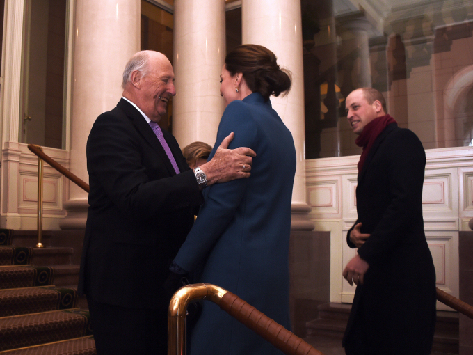 The Duke and Duchess of Cambridge were greeted warmly by the King and Queen. Photo: Sven Gj. Gjeruldsen, The Royal Court