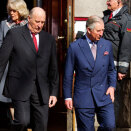 King Harald, Queen Sonja, Prince Charles and Duchess Camilla leave the exhibition. From here, Their Royal Highesses leave for Sweden - the next stop on their Scandinavian tour (Photo: Erlend Aas / Scanpix)