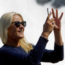 Crown Princess Mette-Marit on top of Litlefjell Mountain (Photo: Stian Lysberg Solum / NTB scanpix)