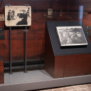 Fra utstillingen Slottet + Munch. Også litografier og -steiner knyttet til Livsfrisen er en del av utstillingen. Foto: Øivind Möller Bakken, De kongelige samlinger
