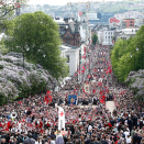 The Royal Family greets the Oslo children’s parade from the Palace Balcony. Photo: Terje Pedersen, NTB scanpix