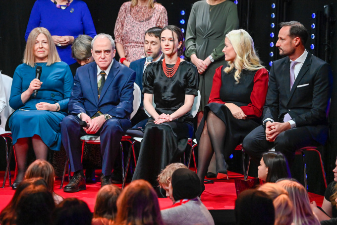 Natallia Pinchuk being interviewed during this year’s Save the Children Peace Prize Party. Photo: Annika Byrde / NTB