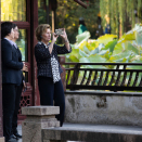 Touring the Humble Administrator’s Garden. Photo: Tom Hansen, hansenfoto.no