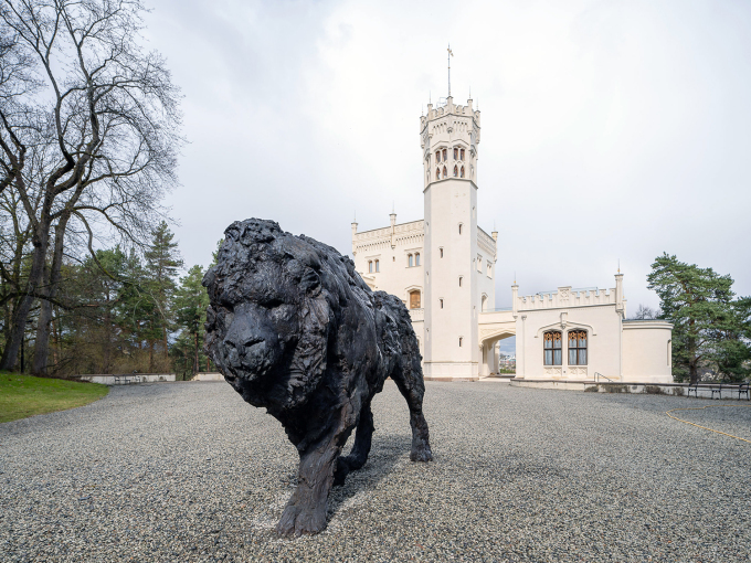 Animal sculptures by the Italian artist Davide Rivalta are exhibited at Oscarshall this summer. Photo: Øivind Möller Bakken, The Royal Court