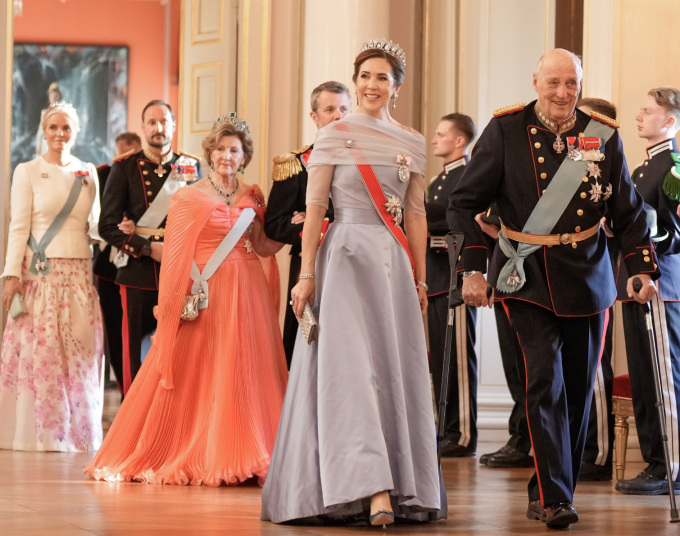 
King Harald and Queen Mary at the evening's gala dinner. Photo: Heiko Junge, NTB