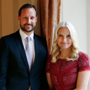 New pictures of the Crown Prince and Crown Princess were released on the occasion of them both celebrating their 40th birthday this summer  (Photo: Lise Åserud, Scanpix)