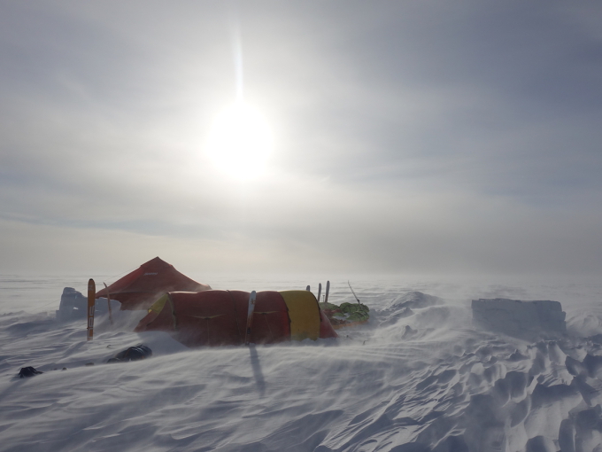 Temperatures fell to minus 30 degrees C at night, with winds up to 20 metres per second. Photo: Vegard Ulvang, UiT  