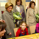 Queen Sonja and Mrs Ga&#154;parovi&#269;ová visit Ú&#317;UV &#150; the Centre for Folk Art Production (Photo: Terje Bendiksby / Scanpix)