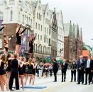 Cheerleadere demonstrerte sine ferdigheter på Bryggen  Foto: Vegard Wivestad Grøtt / NTB scanpix