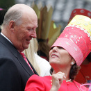 The children had made The Queen a paper crown (Photo: Alf Ove Hansen / Scanpix)