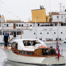 Gjestene ble fraktet ut til Kongeskipet fra Honnørbrygga nedenfor Oslo rådhus. Foto: Berit Roald / NTB scanpix