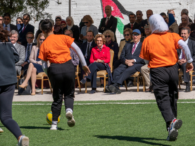 The King and Queen watch the football teams in action. Photo: Heiko Junge, NTB scanpix