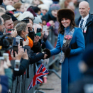 The Duke and Duchess of Cambridge took their time in greeting the many people who had turned out to see them. Photo: Terje Pedersen / NTB scanpix 