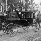 From the coronation journey: By coach through Trondheim (Photo: Jens Carl Frederik Hilfling-Rasmussen, The Royal Court Archives)