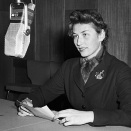 In 1955 the 50th anniversary of the Royal Familiy's arrival in Norway was celebrated. Princess Astrid gave her first radio speech, in honour of her grandfather, the King (Photo: Jan Stage NTB / Scanpix)