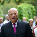 Kongen på hagefest i Slottsparken. Foto: Sven Gj. Gjeruldsen, Det kongelige hoff