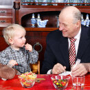 Prince Sverre Magnus and King Harald (Photo: Lise Åserud, Scanpix)