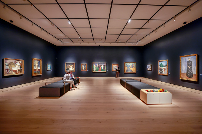 Well-known, iconic works are on display in the large exhibition halls in the new National Museum. Photo: Geir Olsen / NTB.