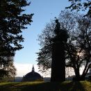 Vigeland's statue of Nils Henrik Abel stands on a rise that has since become known as Abelhaugen (Abel knoll). Photo: Liv Osmundsen, The Royal Court.