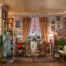 Fra utstillingen “Kongelige fotografer - øyeblikksbilder fra 1890 til 1990” i Dronning Sonja KunstStall. Dronning Mauds arbeidsværelse på Appleton House er gjenskapt i utstillingen ved hjelp av gamle fotografier. Foto: Øivind Möller Bakken, De kongelige samlinger