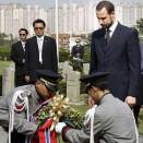 The Crown Prince laying a wreath at the monument commemorating Norwegian soldiers who died in the Korean War (Photo: Lise Åserud, Scanpix)