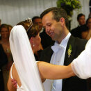 The bride and groom dancing the first waltz in Stiftsgården (Photo: Lise Åserud. Scanpix)