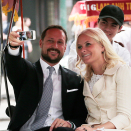  - a good opportunity for a selfie.  Photo: Lise Åserud, NTB scanpix