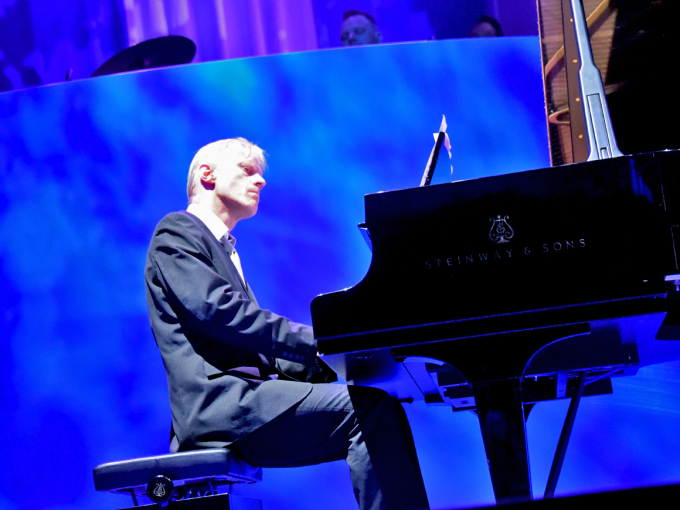 Performance by Håvard Gimse. Photo: Sven Gj. Gjeruldsen, The Royal Court. 
