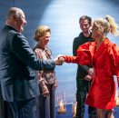 Alan Walker and Julie Bergan are welcomed by The King and Queen. The artists will performe during tonight's friendship dinner. Norwegian-British Alan Walker is currently the most streamed musical artist in China. Photo: Heiko Junge / NTB scanpix