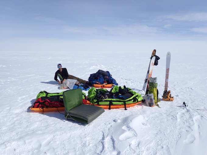 All participants towed pulk sleds loaded with equipment. Photo: expedition guide Ronny Finsås 