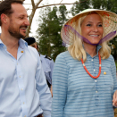 The Crown Princess was given a hat by the locals in Hue. Photo: Lise Åserud, NTB scanpix.