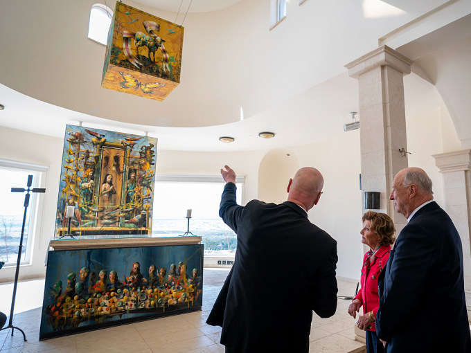 The Evangelical Lutheran Church in Bethany is decorated by Norwegian artist Håkon Gullvåg. Photo: Heiko Junge, NTB scanpix