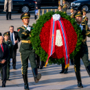 The King and Queen laid a wreath at the Monument to the People's Heroes. Photo: Heiko Junge, NTB scanpix.