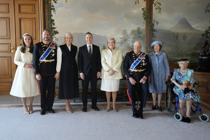 Official photography in the Bird Room. Photo: Lise Åserud / NTB.
