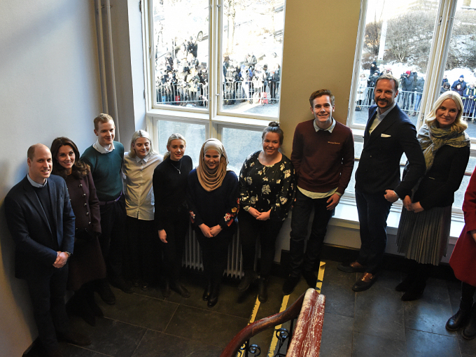 The Duke and Duchess, The Crown Prince and Crown Princess with SKAM actors at Hartvig Nissen. Photo: Sven Gj. Gjeruldsen, The Royal Court