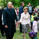 Skulpturparken var en gave Sparebankstiftelsen DNB i anledning Kongen og Dronningens 25-årsjubileum som Kongepar, og de var begge til stede ved åpningen. Foto: Lise Åserud, NTB scanpix