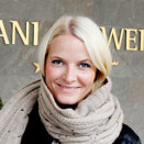 Crown Princess Mette-Marit arrives in Davos to attend her first Young Global Leaders meeting (Foto: Andreas Bondevik / Scanpix)