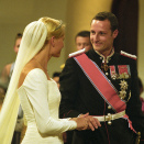 The Crown Prince placing the ring on the Crown Princess' finger (Photo: Bjørn Sigurdsøn, Scanpix)