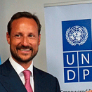 The Crown Prince receives an award from UNDP's Helen Clark for more than ten years as Goodwill Ambassador for the UNDP (Foto: UNDP)