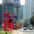 Norwegian flags decorate the street where The Crown Prince and Crown Princess are staying during their visit (Photo: Gorm Kallestad / Scanpix)