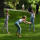 Elever fra Cirkus Cirka sirkusskole og danselinja fra Munch vgs skapte stemning. Publisert 1. september 2016. Handoutbilde fra Det kongelige hoff. Bildet er kun til redaksjonell bruk - ikke for salg. Foto: Sven Gj. Gjeruldsen, Det kongelige hoff