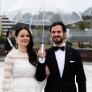 Gjestene ankommer operaen: Prins Carl Philip og Prinsesse Sofia av Sverige. Foto: Jon Olav Nesvold / NTB scanpix