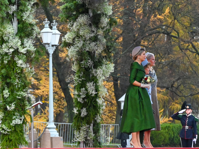 Queen Máxima, Queen Sonja and Crown Princess Mette-Marit during the welcoming ceremony. Photo: Sven Gj. Gjeruldsen, The Royal Court