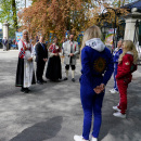 Kronprinsfamilien fikk også snakke med russepresidentene fra Asker, Bleiker, Nesbru og Røyken videregående skoler. Foto: Lise Åserud, NTB scanpix
