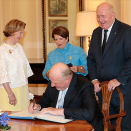 The Governor-General of Australia, Peter John Cosgrove and Lady Cosgrove host the state visit. Photo: David Gray, Reuters / NTB scanpix