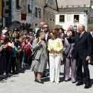 King Harald and Queen Sonja walking through the town of Radovljica, located in northwestern Slovenia. (Photo: Lise Åserud / Scanpix)