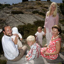 Queen Sonja and the Crown Prince's family at Mågerø. Photos taken on the occasion of Crown Prince Haakon's 33rd birthday (Photo: Bjørn Sigurdsøn, Scanpix)